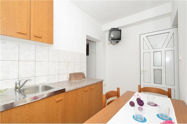 Apartment A2, for 3 persons