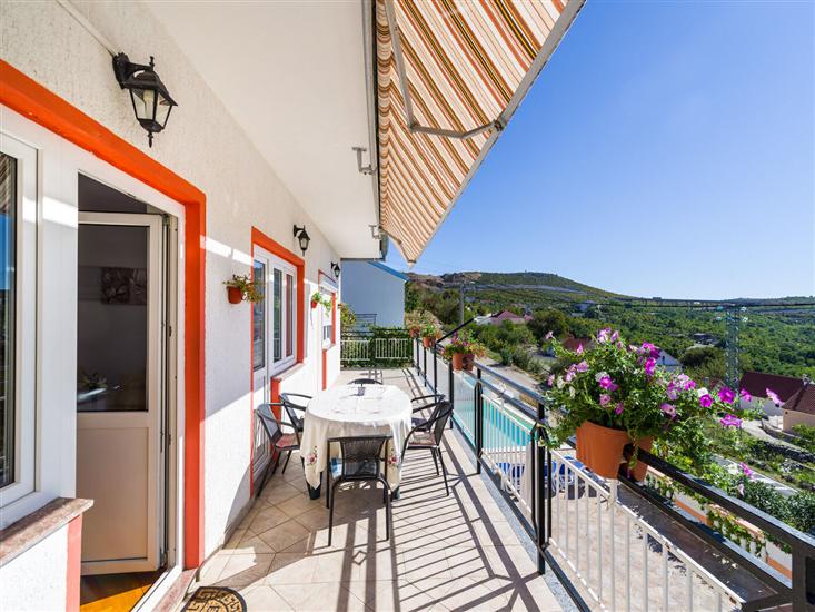 House K1, for 12 persons