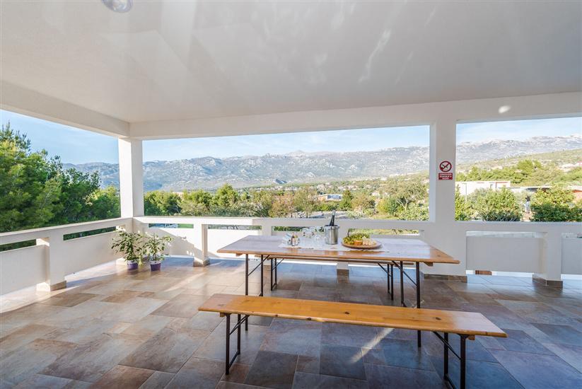 Villa More with pool and garden