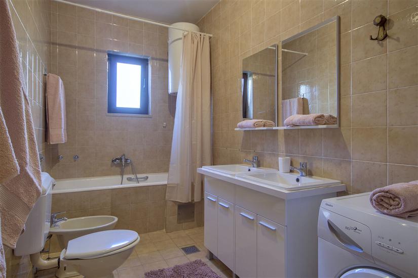 Apartment A1, for 8 persons