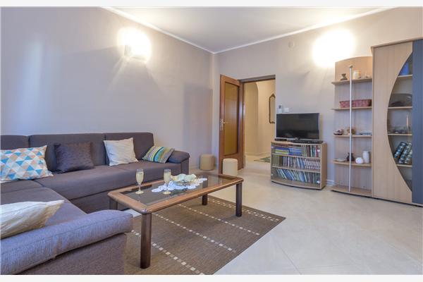 Apartment A1, for 8 persons