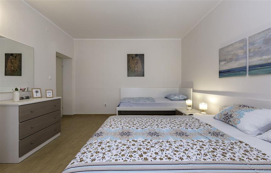 Apartment A1, for 8 persons