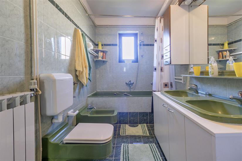 Apartment A2, for 8 persons