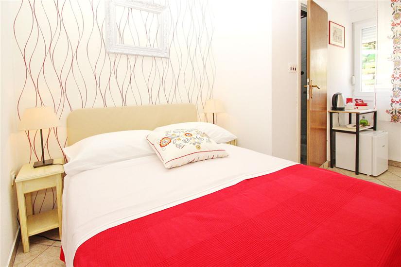 Room S1, for 2 persons