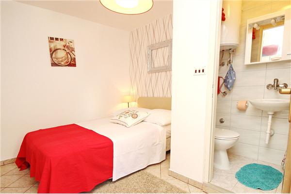 Room S1, for 2 persons