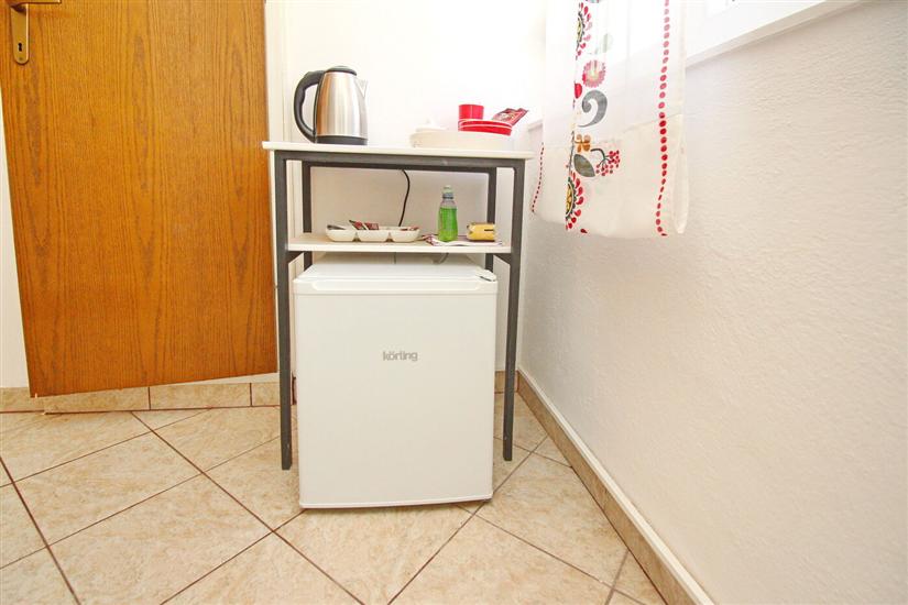 Room S1, for 2 persons