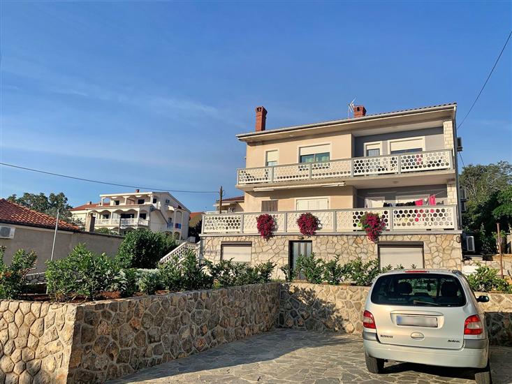 Apartment Rozi with Sea View