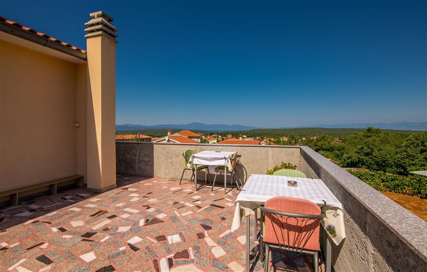 Room S1, for 2 persons