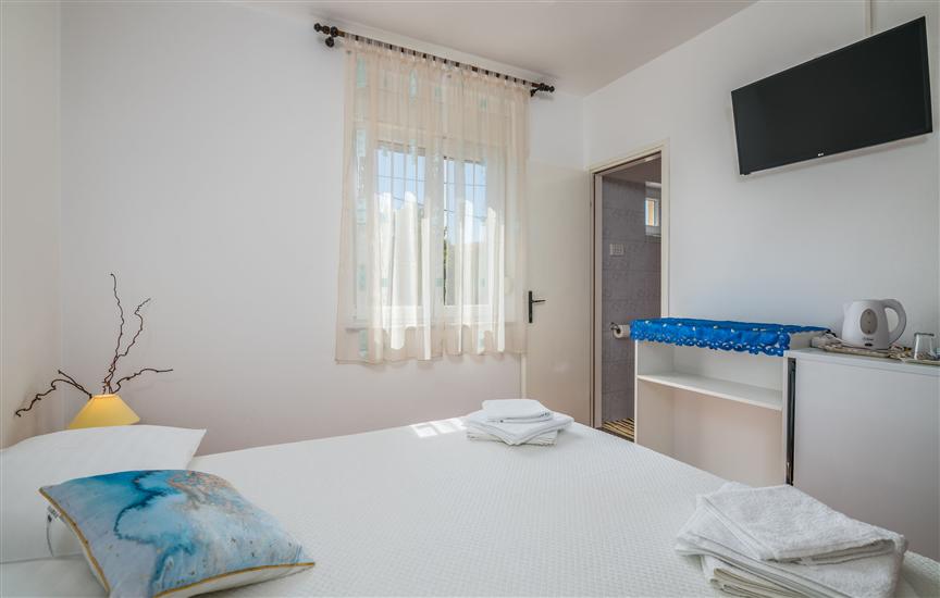 Room S2, for 2 persons