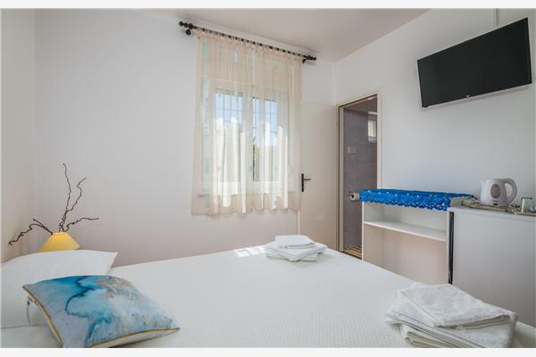 Room S2, for 2 persons