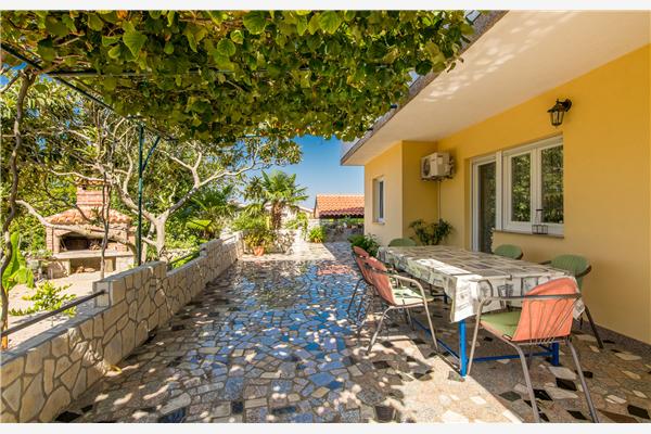 Room S2, for 2 persons