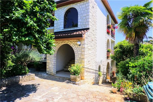 Apartment A1, for 8 persons