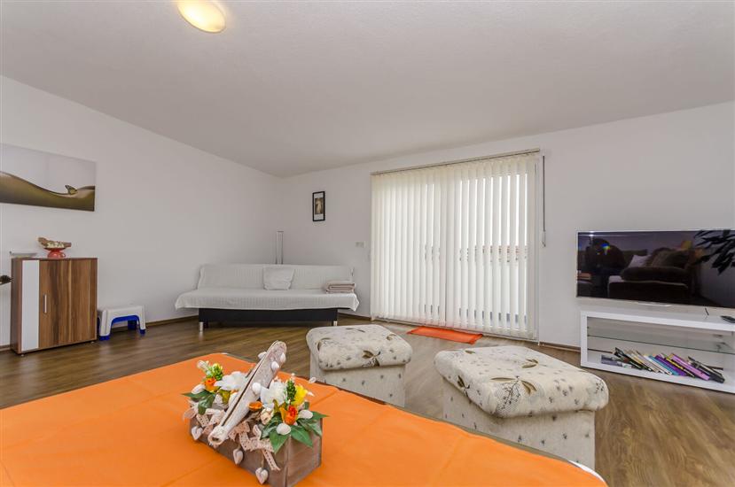 Apartment A1, for 6 persons