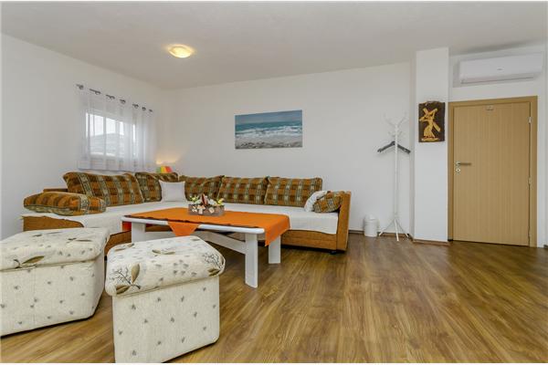 Apartment A1, for 6 persons