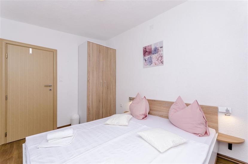 Apartment A1, for 6 persons