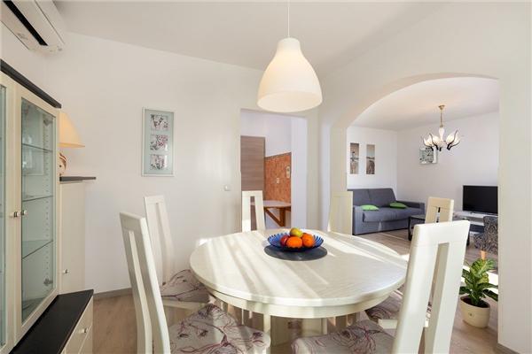 Apartment A1, for 7 persons