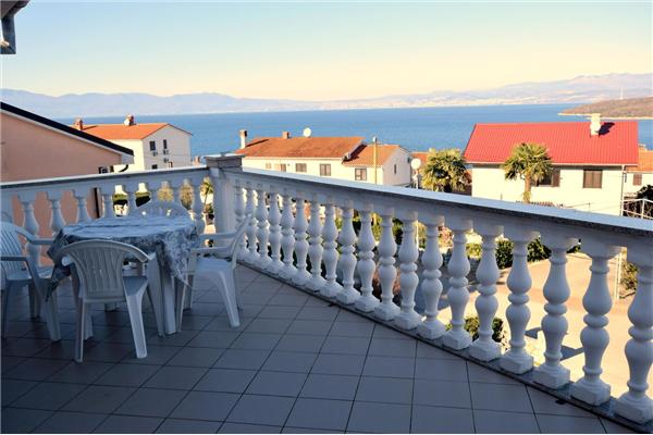 Apartment A2, for 6 persons