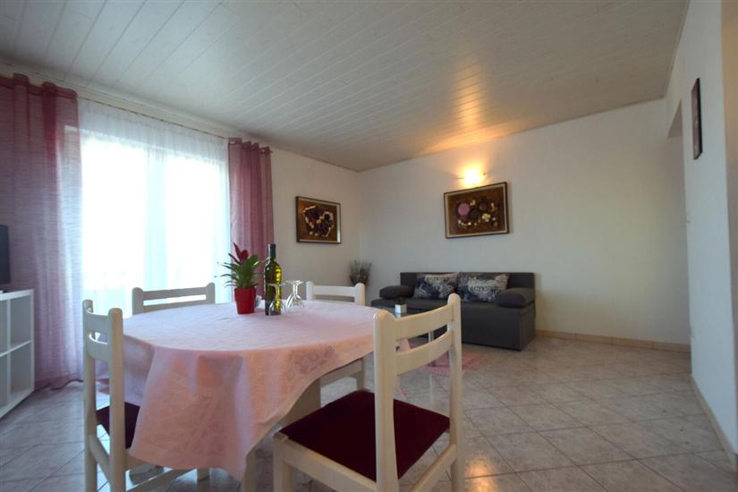 Apartment A2, for 6 persons