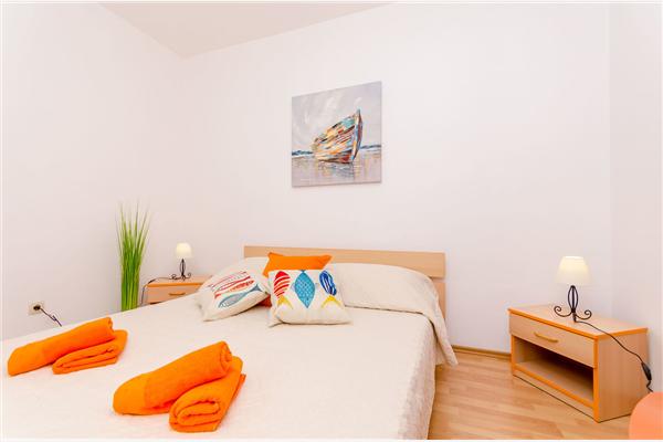 Apartment A1, for 5 persons