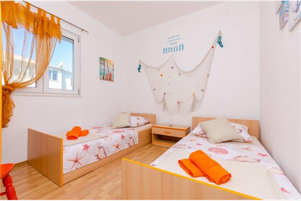 Apartment A1, for 5 persons