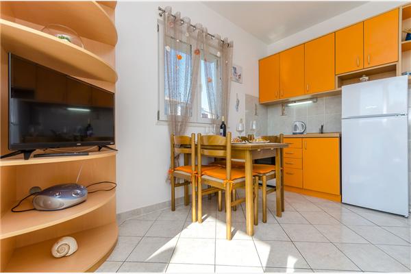 Apartment A1, for 5 persons