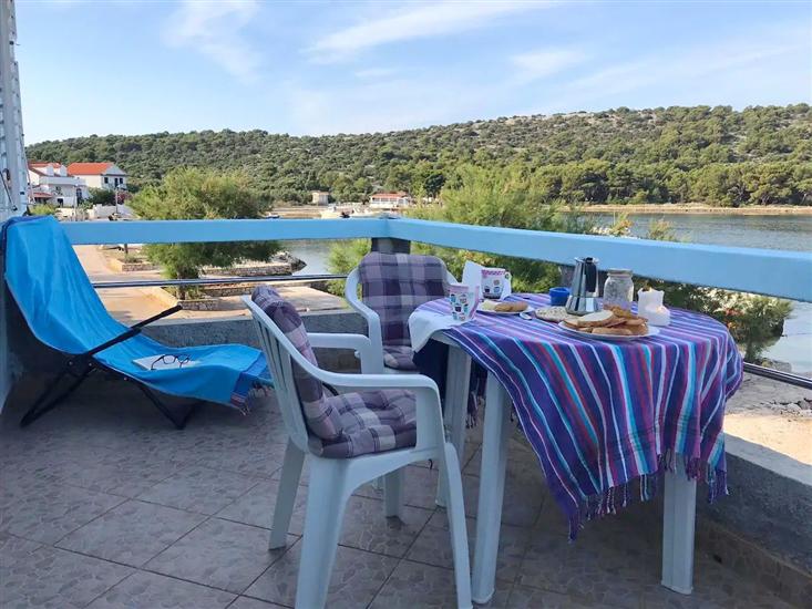 Apartment A2, for 3 persons