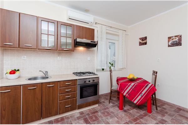 Apartment A1, for 5 persons