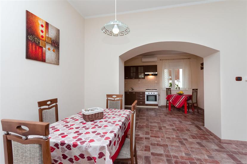 Apartment A1, for 5 persons