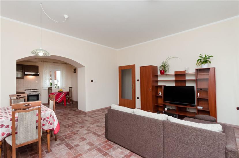 Apartment A1, for 5 persons