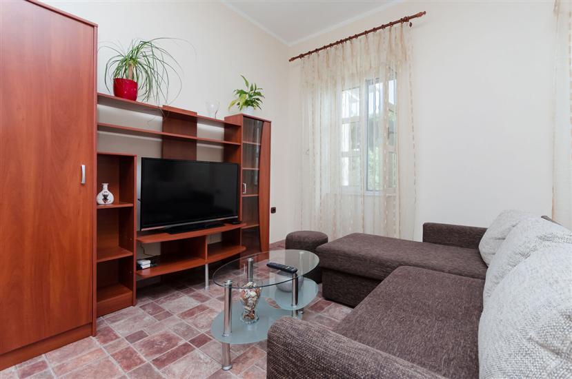 Apartment A1, for 5 persons