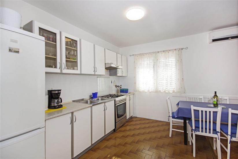 Apartment A1, for 6 persons