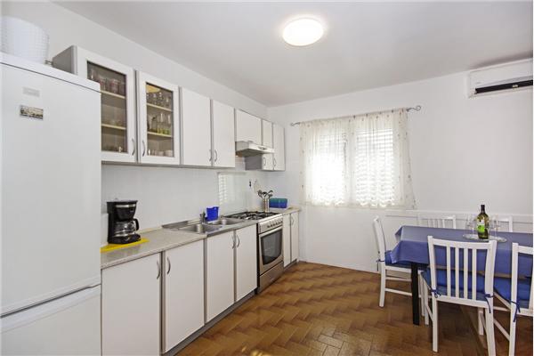 Apartment A1, for 6 persons