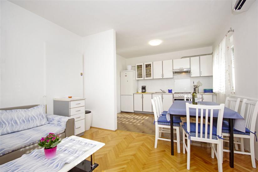 Apartment A1, for 6 persons