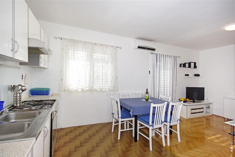 Apartment A1, for 6 persons