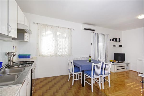 Apartment A1, for 6 persons