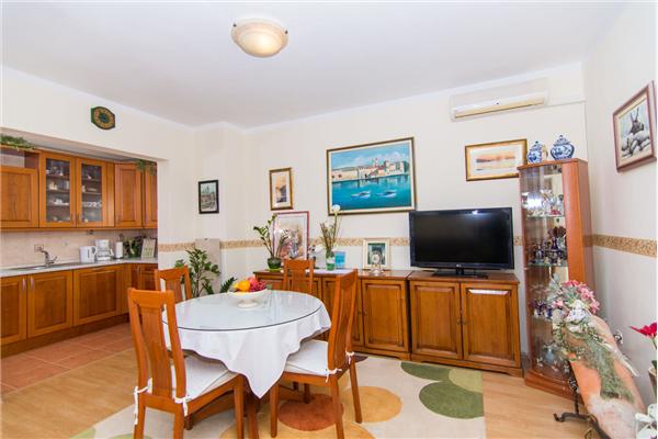 Apartment A2, for 4 persons