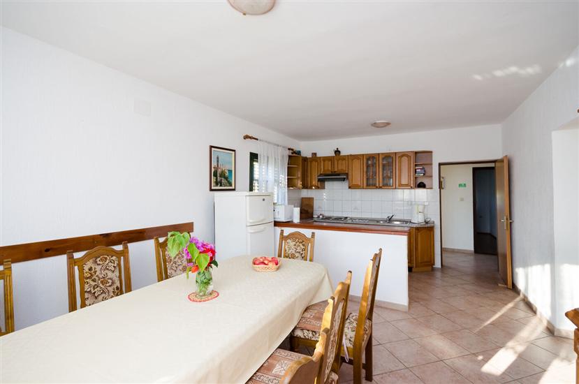 Apartment A1, for 10 persons