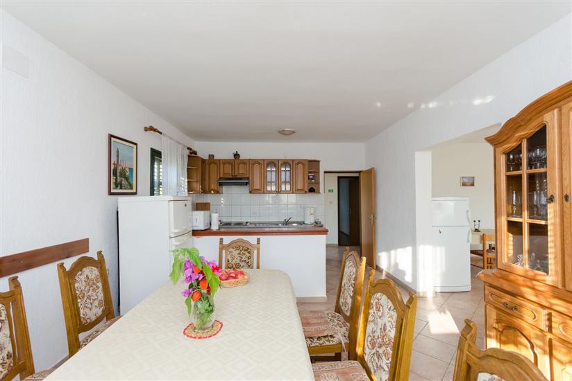 Apartment A1, for 10 persons