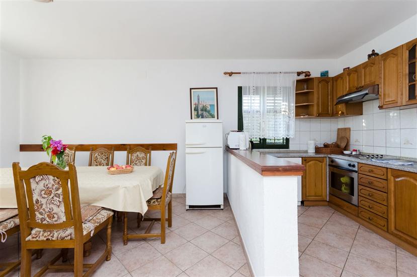 Apartment A1, for 10 persons