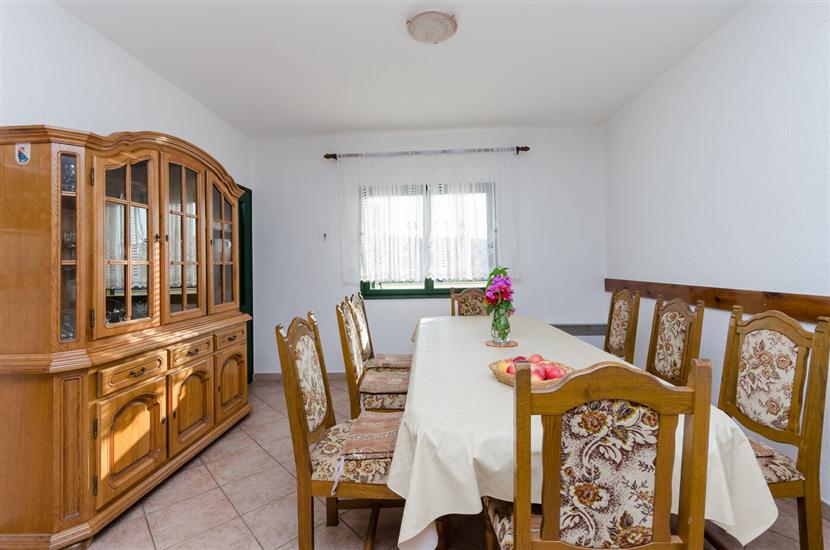 Apartment A1, for 10 persons