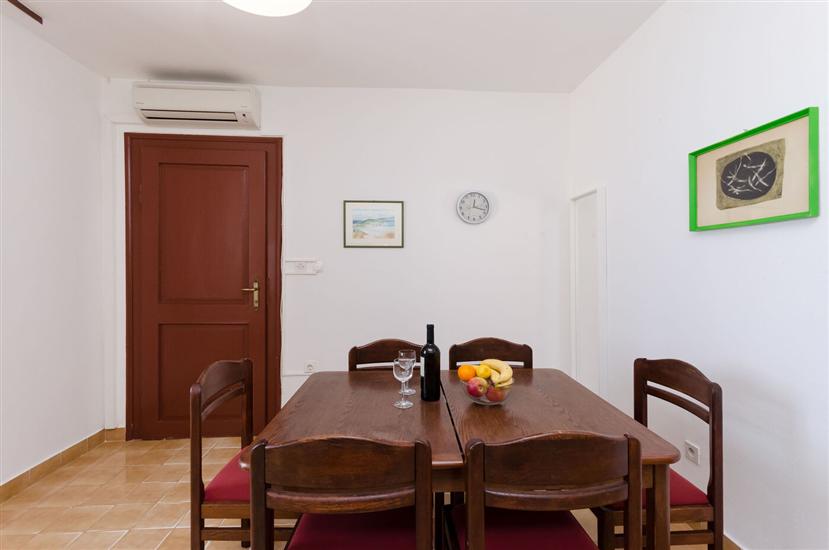 Apartment A1, for 6 persons