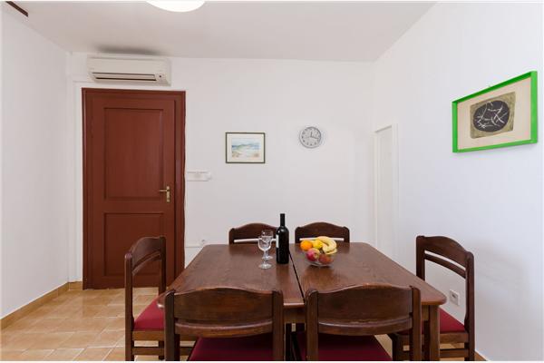 Apartment A1, for 6 persons