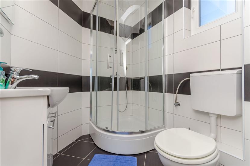 Apartment A3, for 6 persons