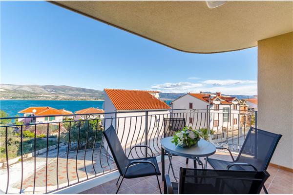 Apartment A2, for 6 persons