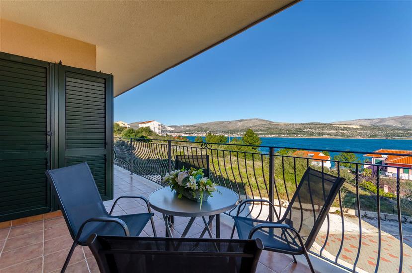 Apartment A2, for 6 persons