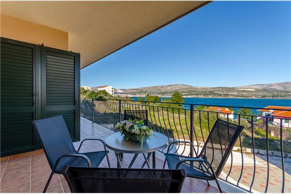 Apartment A2, for 6 persons