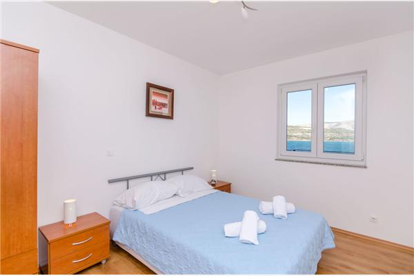 Apartment A2, for 6 persons