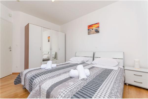 Apartment A2, for 6 persons