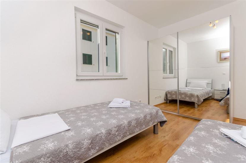 Apartment A2, for 6 persons