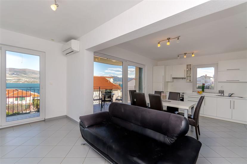 Apartment A2, for 6 persons